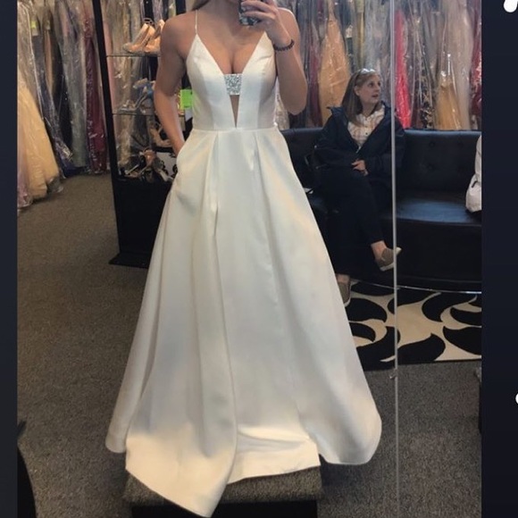 Size 6 Blush Prom Dress - Picture 1 of 2